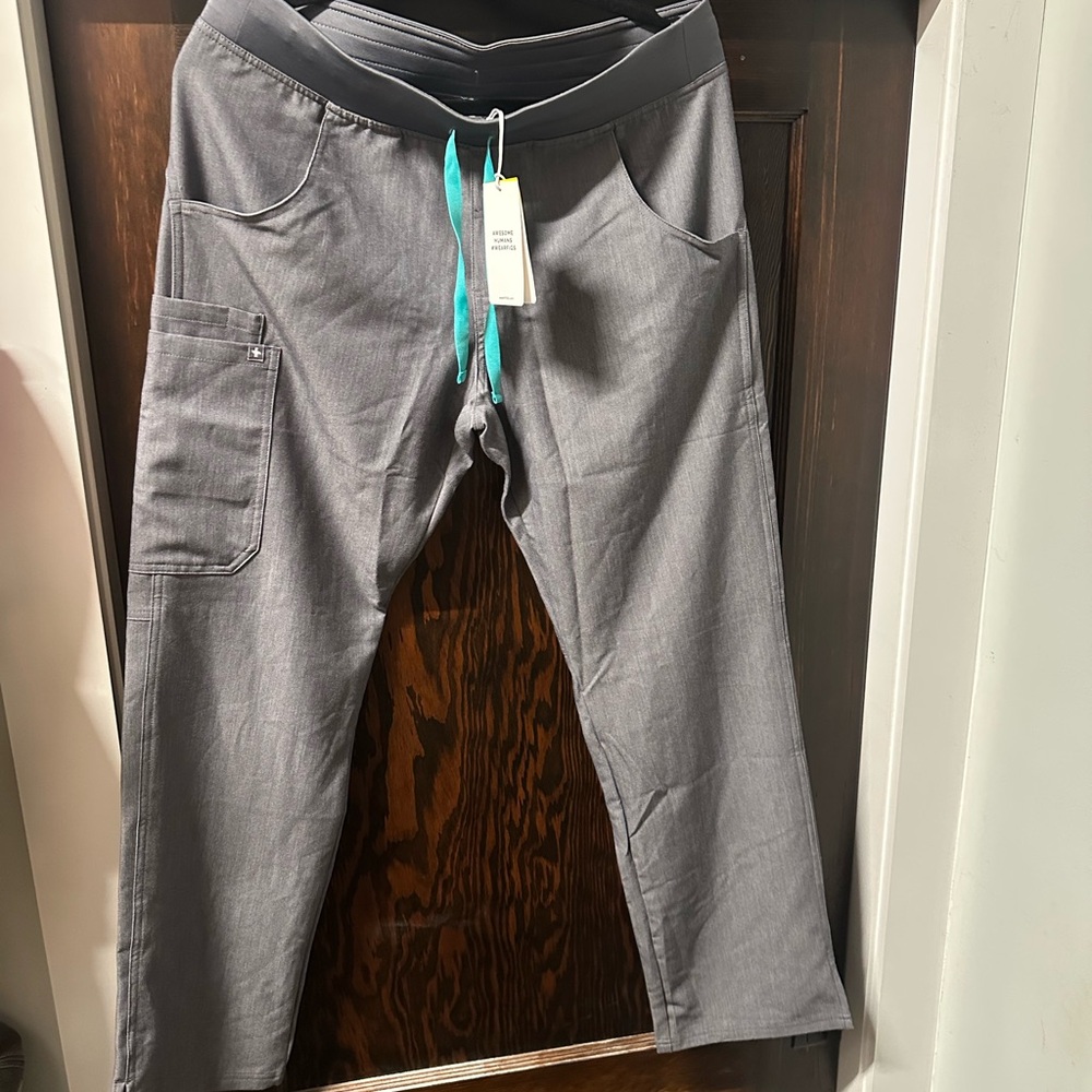 Figs Gray Scrub pant with Soft Stretchy Fabric- NWT